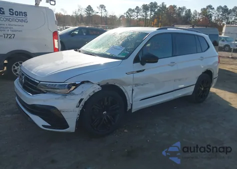 2022 Volkswagen Tiguan 2.0T Se R-Line Black z USA, uszkodzony, nr VIN 3VVCB7AX8NM115883